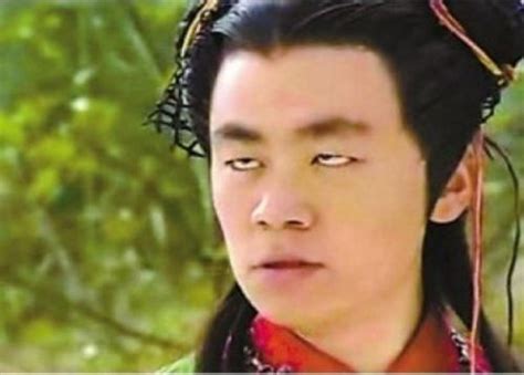 红色头发非主流丑男头像