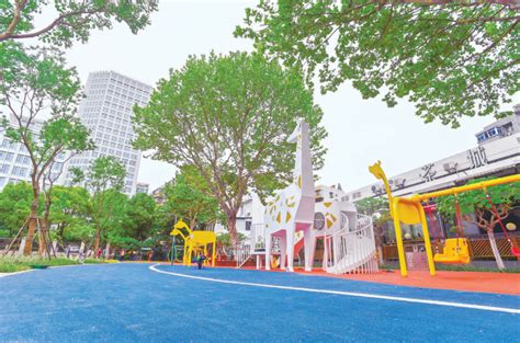 武汉：菱角湖公园升级改造完成 市民前来跑步健身_轮播图_新闻中心_长江网_cjn.cn