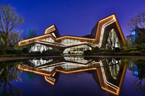 10 Design揭开中国昆明户外商业综合体的神秘面纱-搜建筑网