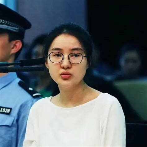 郭美美，被判刑2年6个月_销售
