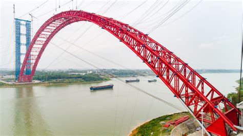 平南三桥项目建设专题记录片——《匠心筑虹的跨越》_腾讯视频