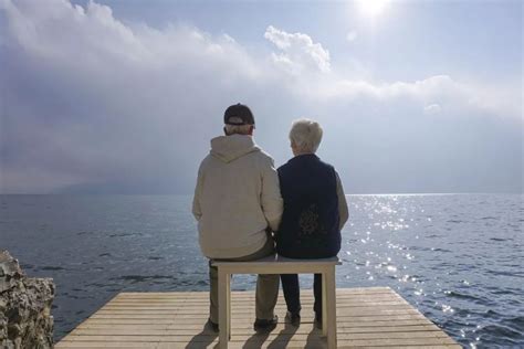 65岁延迟退休2023年开始实施退休年龄一览表 - 知乎
