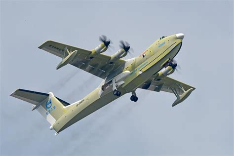 “鲲龙”AG600灭火型飞机预计2025年小批交付使用_凤凰网