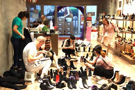 去年中国卖鞋93.1亿双，今年秋冬鞋子批发价普降一成_武汉_新闻中心_长江网_cjn.cn