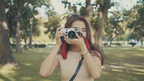 摄影家图片-女摄影师素材-高清图片-摄影照片-寻图免费打包下载