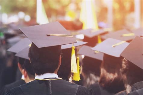 就业形势严峻，大学生延期毕业是否是好的选择？_凤凰网视频_凤凰网