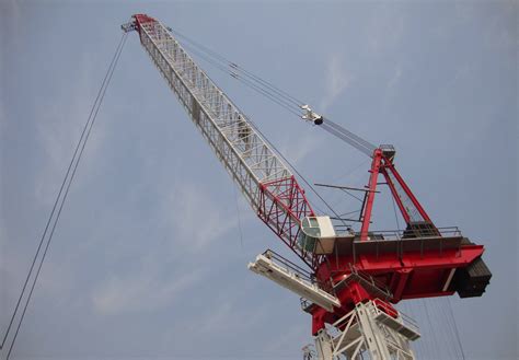 永茂建机塔式起重机STL2400产品高清图-工程机械在线