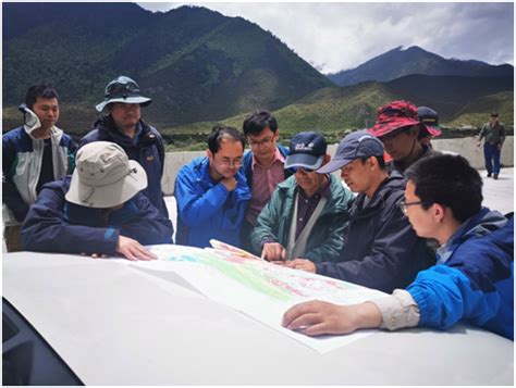 在建川藏铁路拉萨至林芝段全线47座隧道全部贯通 拉林铁路将在2021年建成通车_新闻中心_中国网