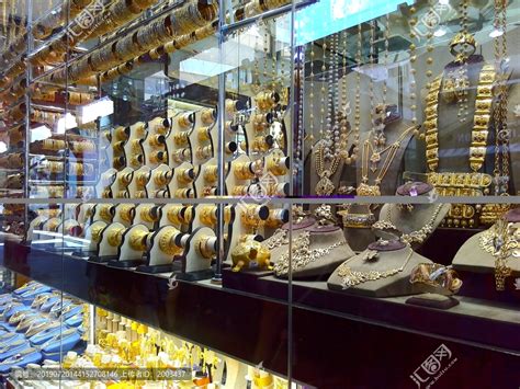 迪拜黄金市场琳琅满目的金饰品高清图片(5)_配图网