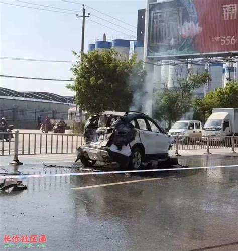 江西赣州南康区龙岭路段发生一起3车相撞事故 现场惊心动魄！_视频_长沙社区通