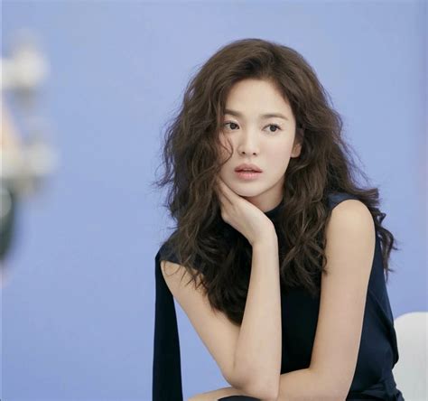 童颜女星宋慧乔最新时尚发型 流行韩式发型塑造新形象_明星发型 - 美发站