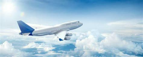 东航航班空中骤降2万英尺 乘客反映氧气面罩不出氧|界面新闻 · 天下