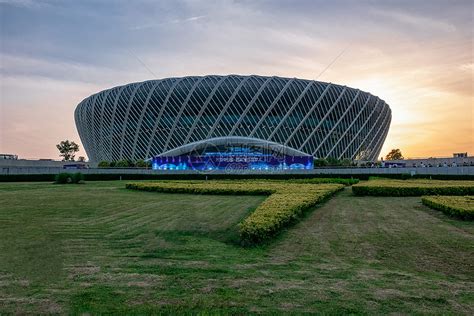 武汉光谷新发展国际中心 - 快办公