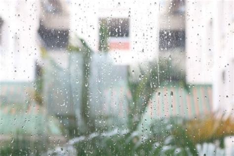 下雨天的车窗高清图片下载-正版图片500456403-摄图网