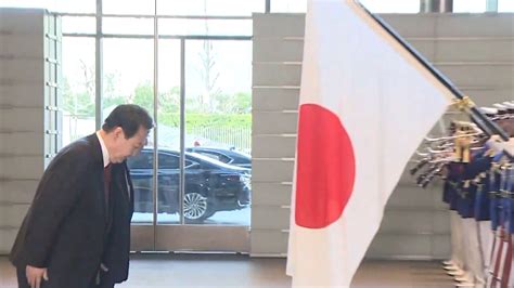 尹锡悦向日本国旗低头鞠躬引韩国民众愤怒：如此卑微只换来四等待遇_腾讯视频
