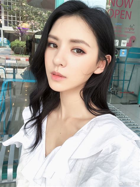 甜美女生张予曦头像图片