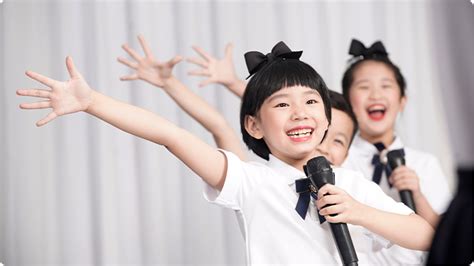 小学生合唱《勇气大爆发》，老师：不做要求，快乐歌唱_凤凰网视频_凤凰网