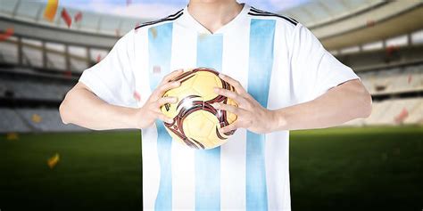 武汉卓尔足球队标志logo设计理念和寓意_体育logo设计思路 -艺点创意商城