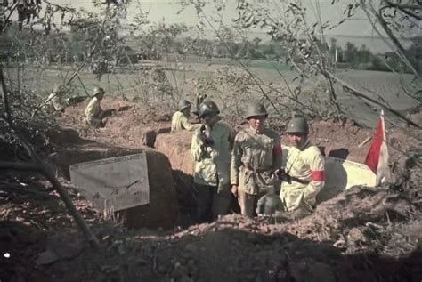 1949年彩色老照片：渡江战役前的解放军开着两栖登陆车_手机新浪网