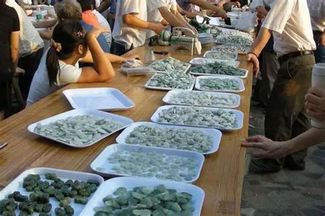 北京的翡翠原石市场 北京翡翠原石市场都有哪些-爱藏网