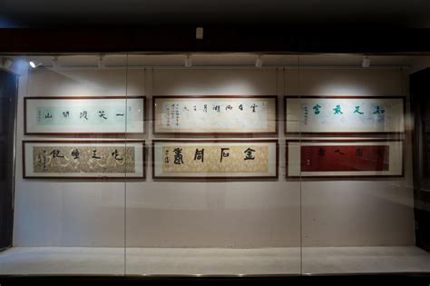 香港著名填词人邓伟雄在天一阁展出书画作品