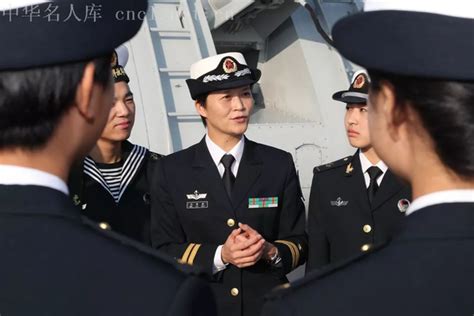 日本神盾驱逐舰迎来首位女舰长：48岁 为一等海佐
