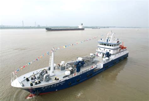 我国第一艘自主设计建造的海洋生态活鱼运输船在镇江船厂顺利交付_今日镇江