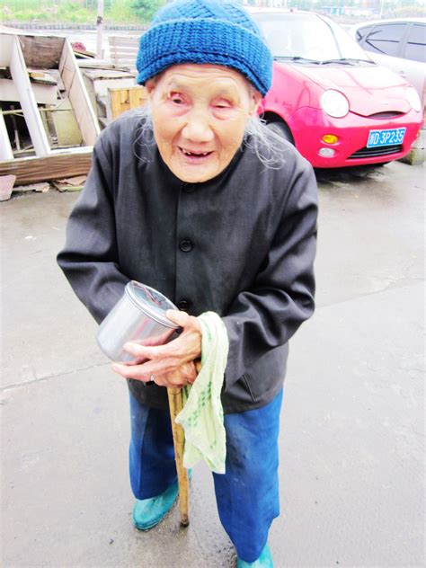 俄罗斯老太太图片