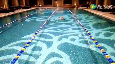 中央电视台【朝闻天下】：中国大学生游泳队：以赛促练，力争最好-新闻网