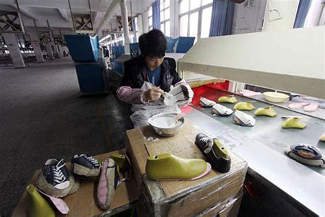 电子厂好还是鞋厂,鞋厂跟电子厂一样吗,鞋厂和制衣厂哪个轻松_大山谷图库