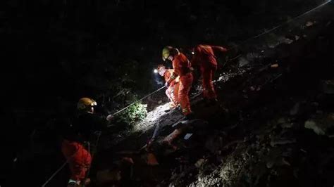 120多米的悬崖！杭州消防员救人后累进医院，这段视频刷屏了