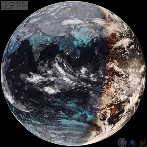 震撼！高清卫星从太空看日全食：月球巨大的影子落在地球表面|日全食|日食|地球_新浪新闻