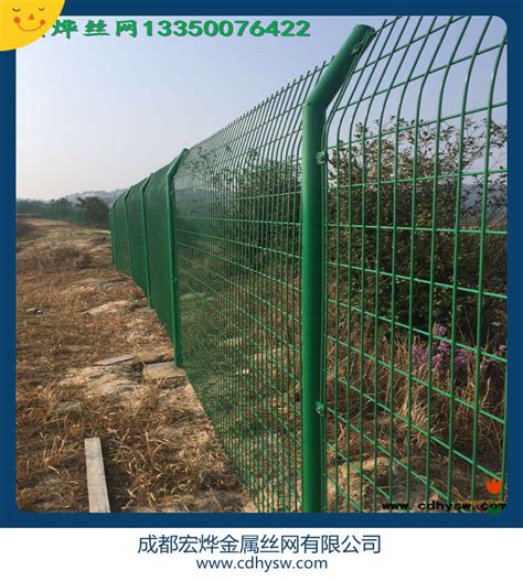护栏网 双边丝护栏网 包塑涂塑浸塑裹塑PVC绿色护栏网价格-阿里巴巴