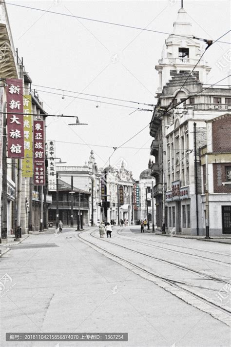 老照片：民国时期，北京天桥做生意的小商人，有两位和明星撞脸