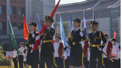 中国人民解放军三军仪仗队升国旗仪式，这一幕太震撼了