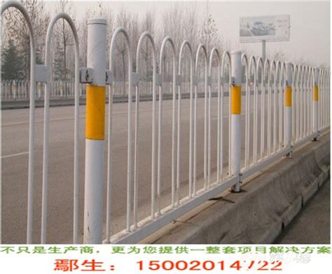 河南交通防护栏厂家 硕翔交通设施护栏板 人行道隔离栅定制