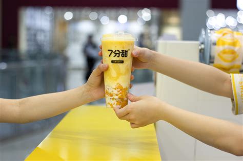 YOUNG SUN饮品/甜品系列海报设计_老喵搬家公司-站酷ZCOOL