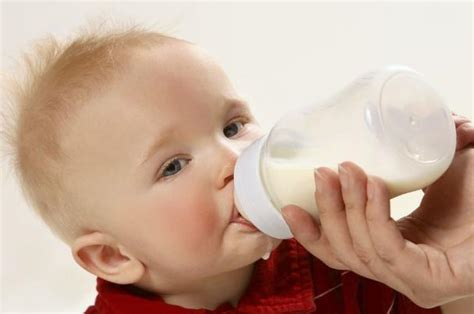 大学生化身“奶爸”，自主创业生产婴儿奶瓶，年销售额达五千万元_凤凰网科技_凤凰网