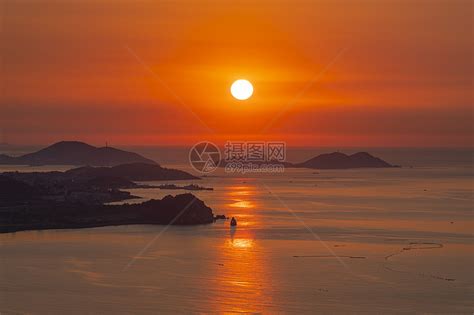 太阳从海平面上升起高清图片下载-正版图片501801423-摄图网