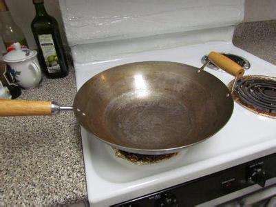 买铁锅，分清“生铁”和“熟铁”，区别真大，教你开锅，越用越光