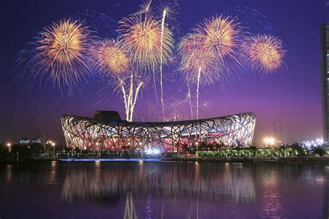 奥运圣火再赴中国 70秒看圣火传递跨越13年的同框
