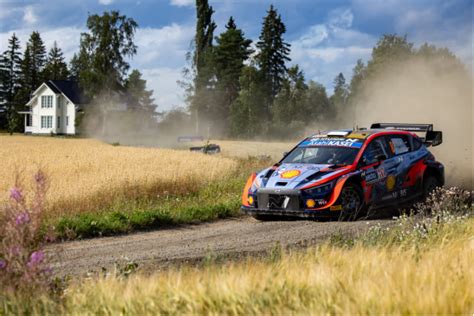 现代汽车开战WRC芬兰站 稳居前三尽显技术实力_汽车圈