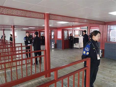 城事 _ 拒绝安检不让坐地铁？上海地铁安检已经9年，有人自觉，有人反感，你会配合吗？