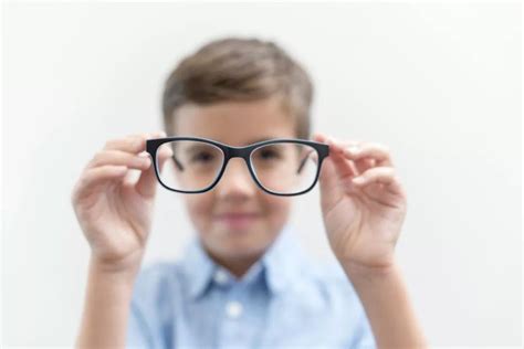 孩子近视以后需不需要一直带着眼镜,能不戴吗?看完这个你就知道了_度数