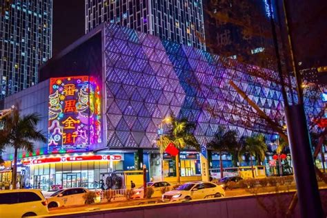 武汉国际广场商圈夜景高清图片下载-正版图片500921045-摄图网