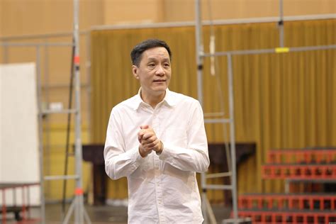 冯远征任北京人艺第五任院长 成首位演员出身院长_手机新浪网
