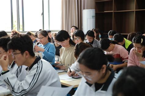 聚焦理解 教学相长——台州市直“啃读经典”教师成长坊第二次联合活动举行