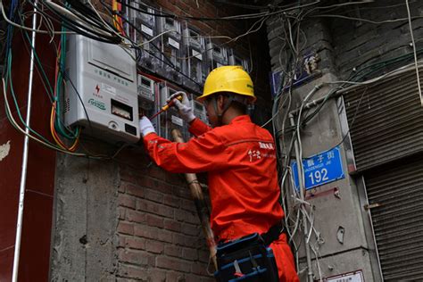 国网重庆合川供电：电表“搬家”，沿江居民用上舒心电