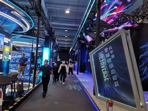进博会带动效应显著，上海年度经贸展会面积超过1900万平米-去展网
