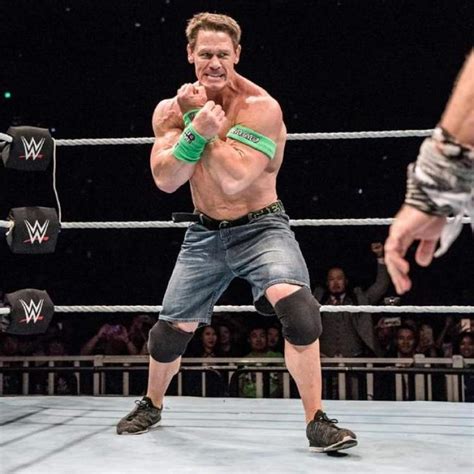 WWE现场秀点燃中国摔迷热情 - 周到上海